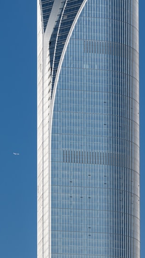 城市风光-建筑-阳光-飞机-大楼 图片素材