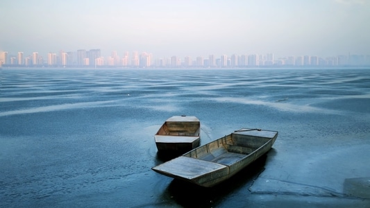 蓝-船-建筑-河流-冰 图片素材