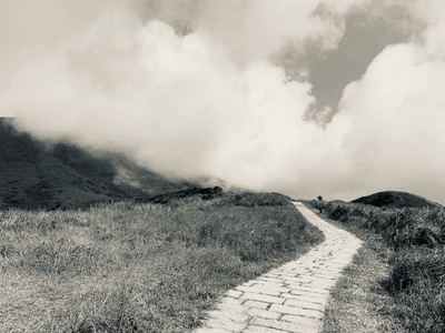 旅行-火山-小道-草地-风光 图片素材