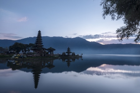 你好2020-大自然-日出-印尼-湖 图片素材