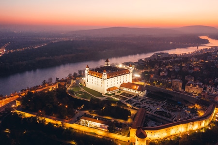 欧洲-斯洛伐克-布拉迪斯拉发-城堡-多瑙河 图片素材