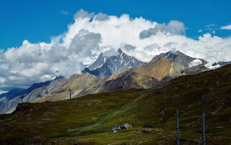 阿尔卑斯山-山谷-旅行-绿色地球-云 图片素材