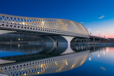 她说-建筑-旅游-夜景-微单 图片素材