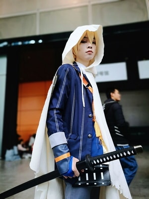 像素蜜蜂官方账号-一个人-表演-男人-男性 图片素材