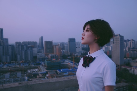 人像-天台-jk制服-情绪-理光gr2 图片素材