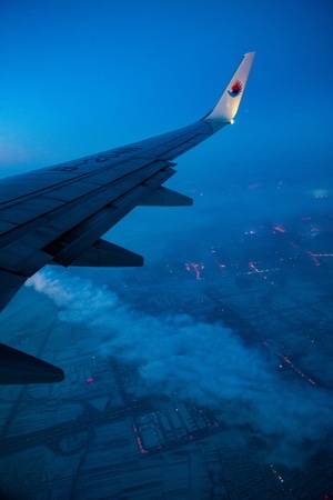 在路上-旅行-机尾-喷雾-风景 图片素材