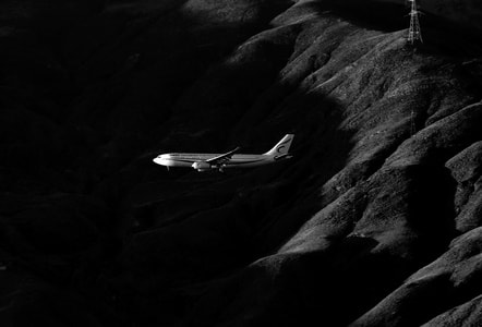 旅行-黑白-飞机-风景-山 图片素材