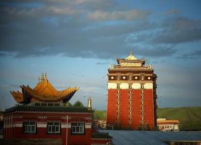纪实-光影-米拉日巴佛阁-宗教-佛教 图片素材