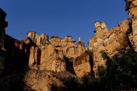 旅行-自然-风光-风景-石头-岩石 图片素材