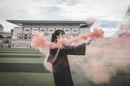 烟雾-毕业-女人-女性-美女 图片素材