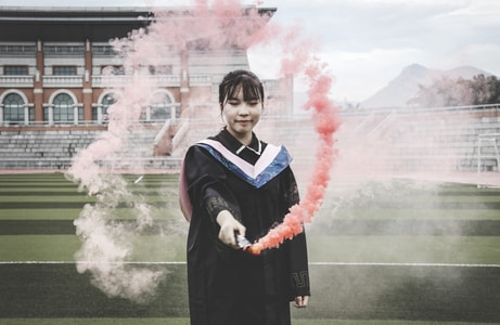 烟雾-毕业-女人-女性-美女 图片素材