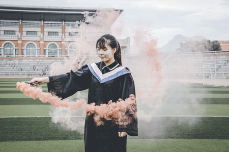 烟雾-毕业-女人-女性-美女 图片素材