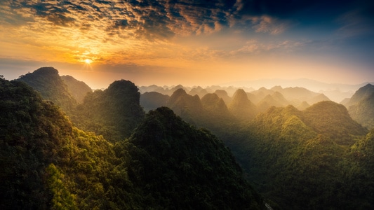 广西大明山-弄拉风光-金色的-群山-广西地貌 图片素材