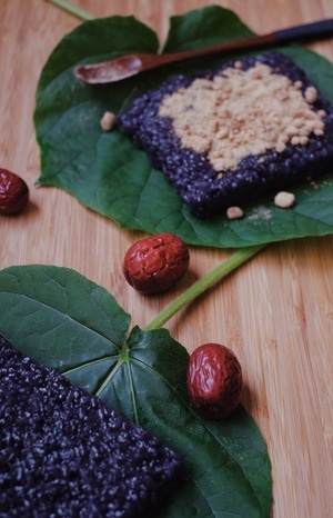 原创-静物-食物-记录-乌饭 图片素材
