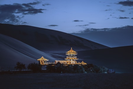 鸣沙山-月牙泉-风景-塔楼-夜景 图片素材