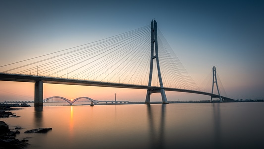 自然-江边-城市风景-吊桥-城市 图片素材