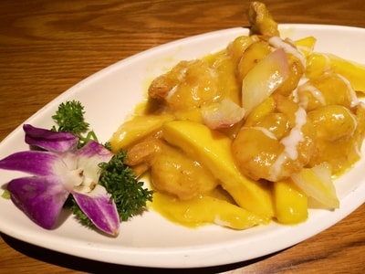 珞寂朵-泰国料理-椰青汁-黄咖喱牛腩-美食 图片素材