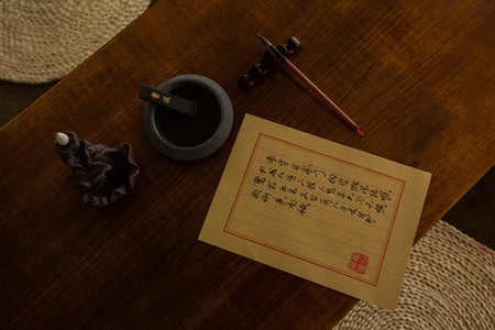 古风-布景-左轮手枪-书信-毛笔 图片素材