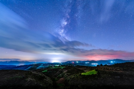 红土地-银河-星空-星空-银河 图片素材