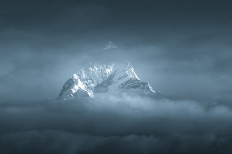 鱼尾峰-风景-山-山峰-鱼尾峰 图片素材