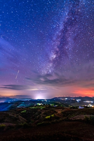 红土地-星空-银河-你好2020-银河 图片素材