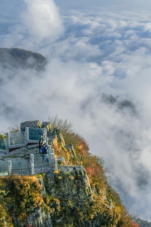 中国四川成都-峨眉山风景区-天空-云海-云雾 图片素材