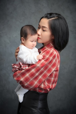 肖像-全家福-女人-女性-婴儿 图片素材