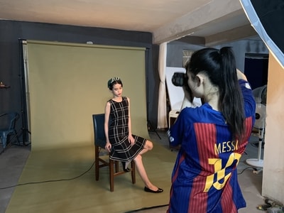 燃烧的陀螺仪-人像摄影-个人写真-女摄影师-今日营业 图片素材