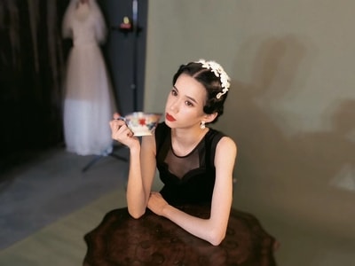 燃烧的陀螺仪-人像摄影-个人写真-女摄影师-今日营业 图片素材