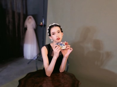 燃烧的陀螺仪-人像摄影-个人写真-女摄影师-今日营业 图片素材