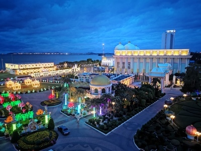 旅行-建筑-泰国芭提雅-流星花园取景地-富贵黄金屋 图片素材