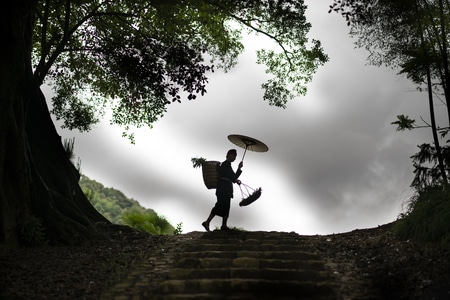 尘世烟火-暗调风光-阴雨天-风光-畲族风情 图片素材