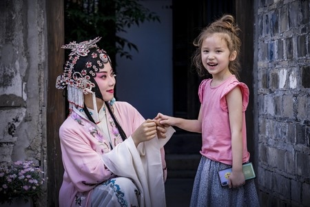 甪直古镇拍摄居屋-小姐姐我也想学-京剧-美女-女性 图片素材