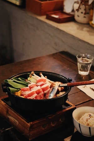 日系餐厅-食物-美食-肉-碗 图片素材