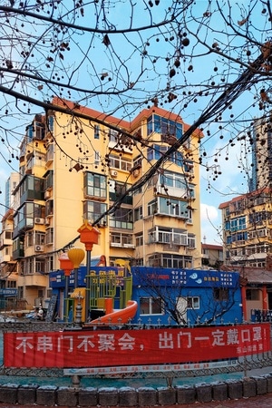 疫情防控中的新年-纪实-街拍-手机摄影-城市 图片素材