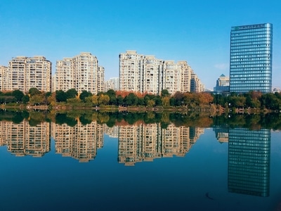 衢州-浙江-手机-城市-倒影 图片素材