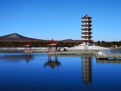 初春-光影-公园-风景-湖 图片素材