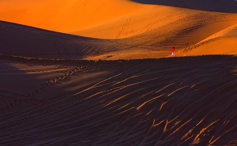宅家-光影-看片-巴丹吉林沙漠-秋天 图片素材