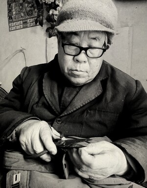 手机摄影-人像-黑白-你好2020-男性 图片素材