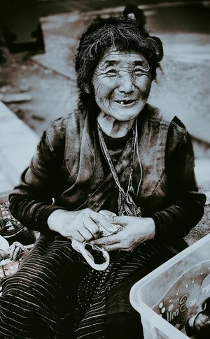 母亲节-街拍-人像-手机摄影-在路上 图片素材