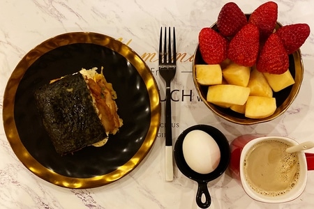 早餐打卡-奶咖-霸王饭团-食物-美食 图片素材