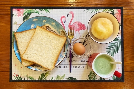 早餐打卡-桃-抹茶奶茶-食物-美食 图片素材