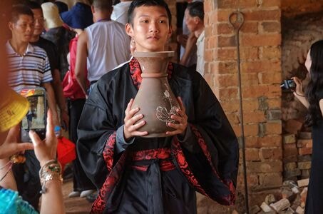 坭兴陶-柴烧-非遗-男人-男性 图片素材