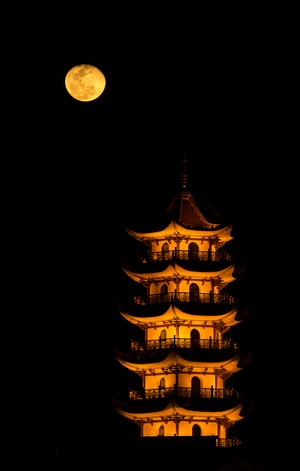 元宵节-月亮-圆月-月球-塔 图片素材