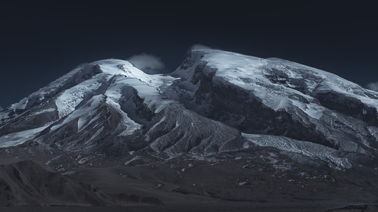 新疆-风景-山峰-火山-风景 图片素材