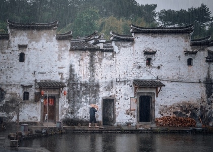 古镇-扫街-雨-芝堰-人文 图片素材