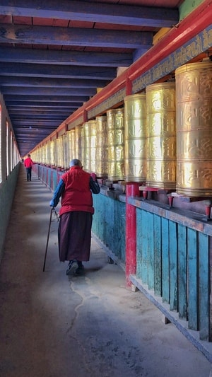 旅游-甘孜-建筑-转经轮-宗教 图片素材