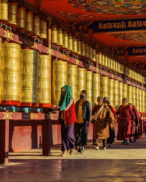 宅家-亚青寺-甘孜-宗教-佛教 图片素材