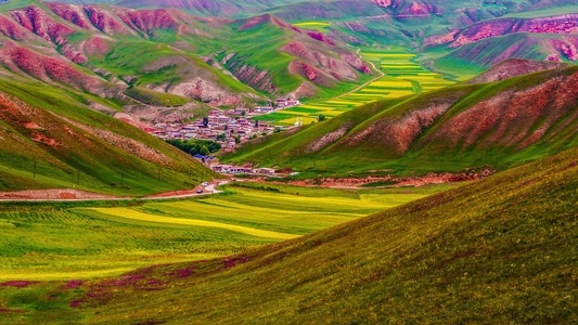 你好2020-风光-色彩-菜花-喀斯特地貌 图片素材