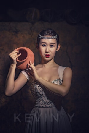 人像-暗调-龙窑-女人-女性 图片素材